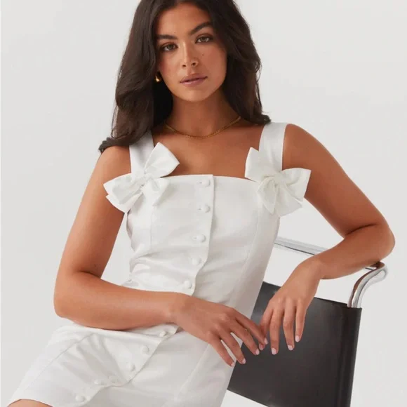 NWT PEPPERMAYO- Brielle Bow Satin Mini Dress - White size 8 - Picture 7 of 8